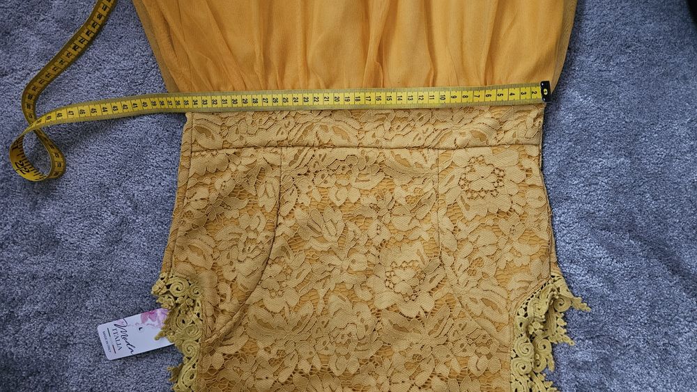 Нова рокля в цвят горчица, размер L