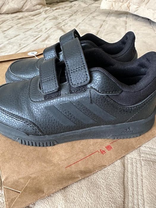 Продам кроссовки чёрного цвета