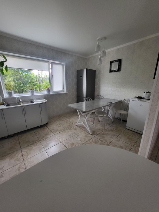 Продам два дома на одном участке в 5 соток.