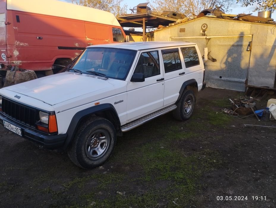 Авто jeep cherokee