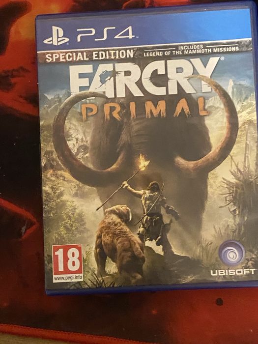 Ps 4 pro, cu doua joystickuri si 2 jocuri si un joc digital