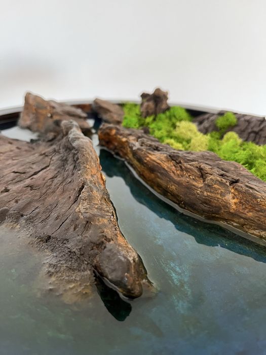 Жива картина от смола и мъх