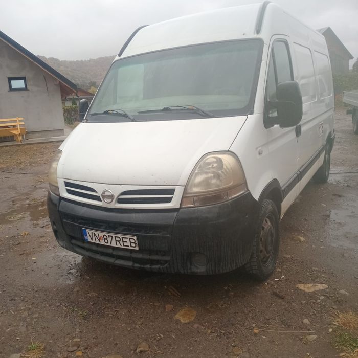 Nissan interstar