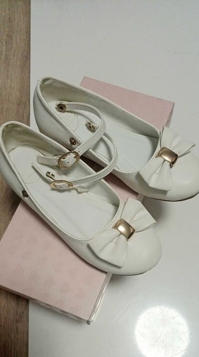 Детски официални кожени обувки с панделки, размер 31