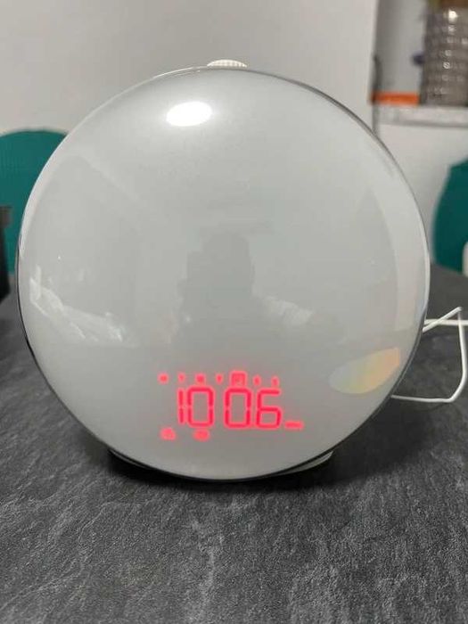 Ceas Deșteptător Inteligent Dekala – Alarmă cu Lumină (Wake-Up Light) și Radio FM