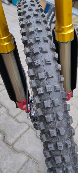 Bicicleta downhill commencal