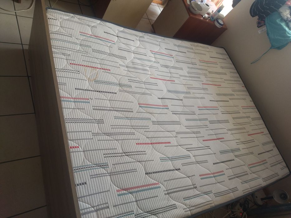 Продавам Спалня 140/200