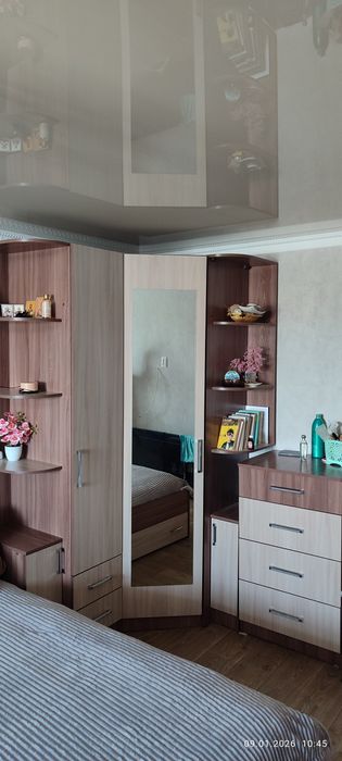 Продам спальный гарнитур