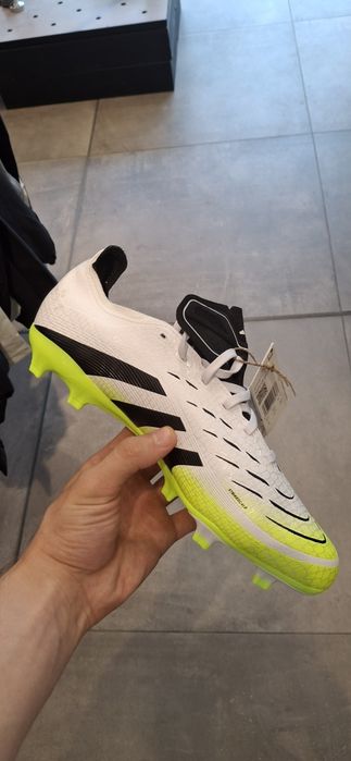 Бутонки adidas нови