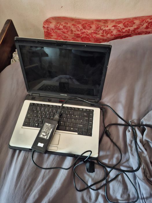 Laptop toshiba l300