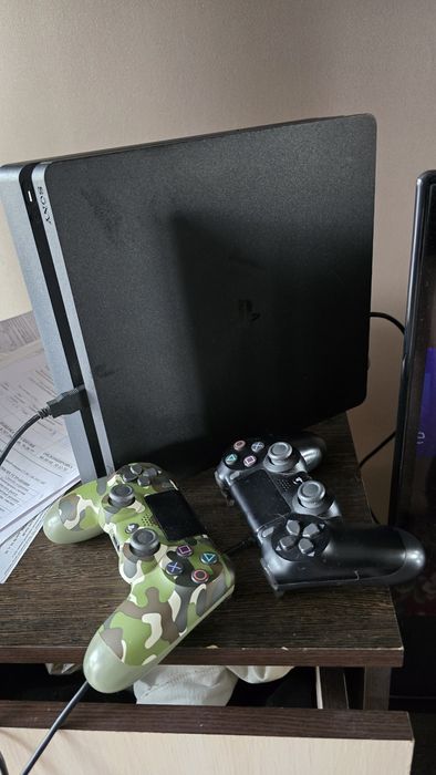 Продам Playstation 4 Slim 1 tb