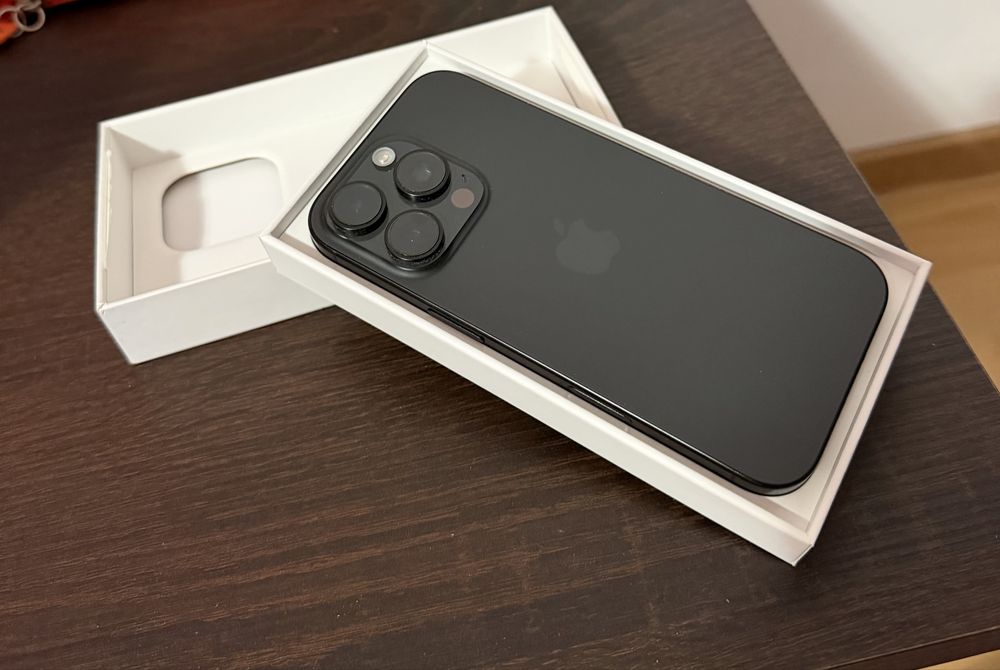 Vand Iphone 16 Pro Black
