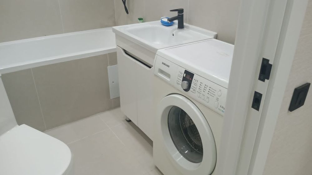 Сдам в аренду 1ком к  кухня студия .