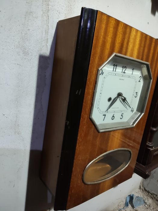 Ceas cu pendul mecanic rusesc