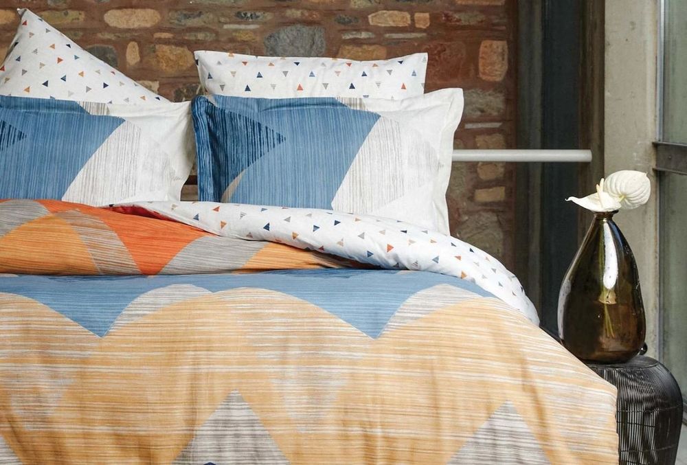 постельное белье и одеяло