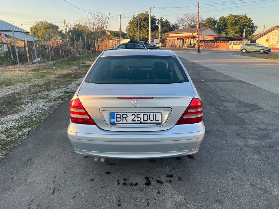 MERCEDES-BENZ C-Class 2004 — imagine 3