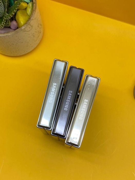 Samsung galaxy z flip 5 5G 8/256gb korea 2ta sim