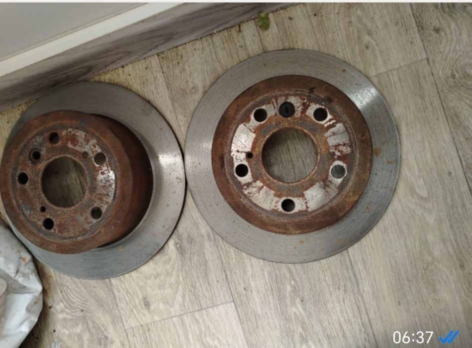 Продам передние диски на Камри 40