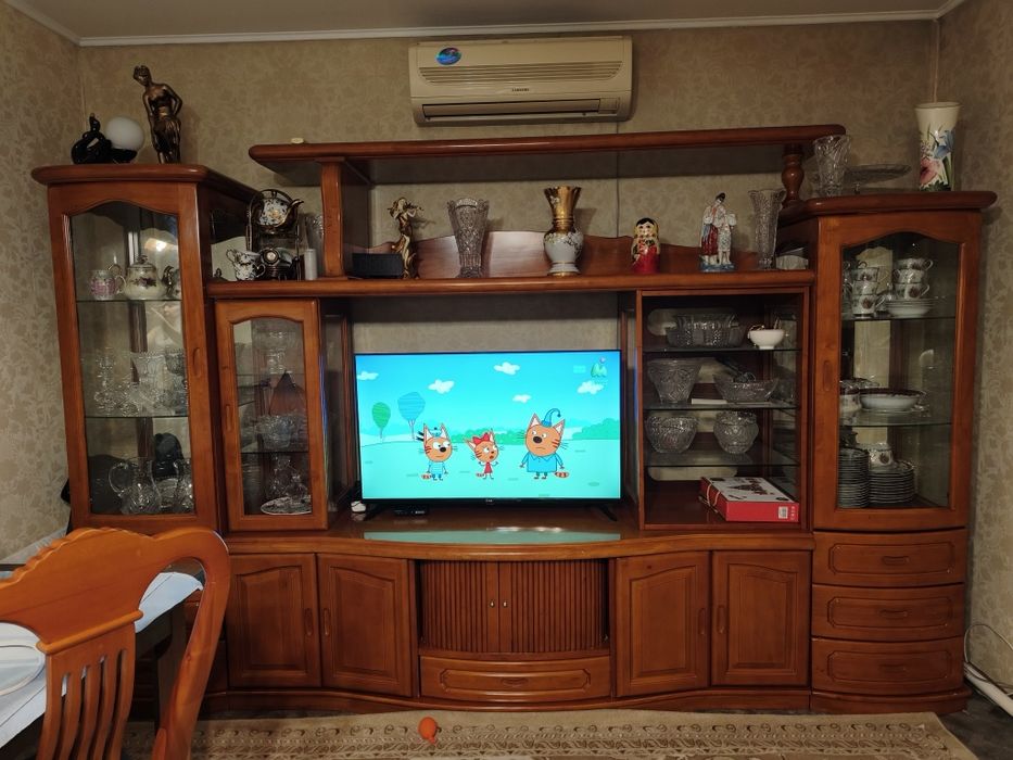 Продам стенку в зал