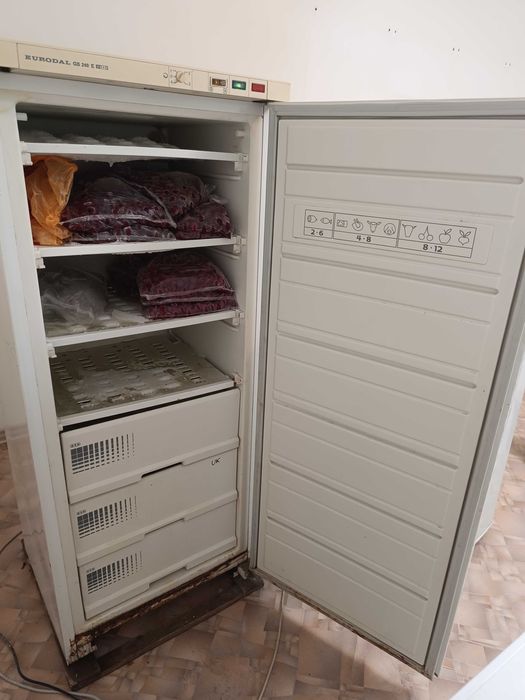 Морозильник в отличном состоянии