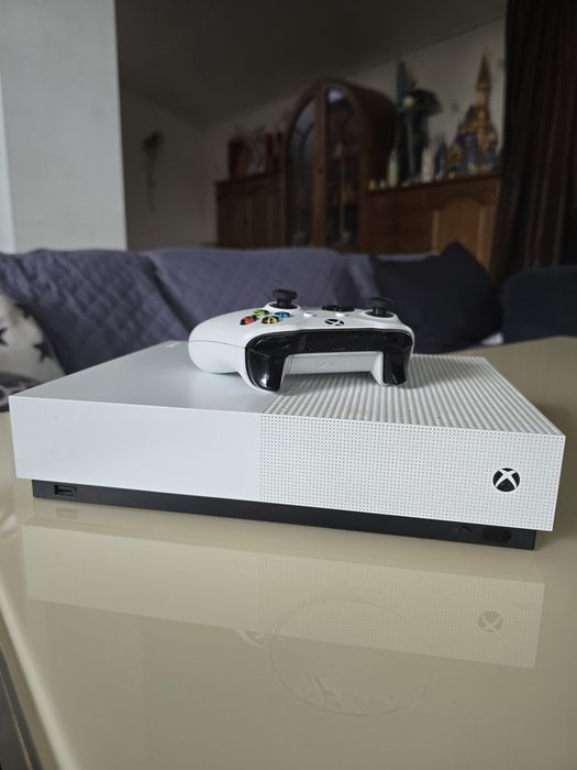 Xbox One S All Digital 1TB + controller | funcționează perfect