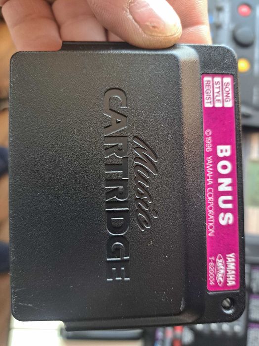 Синтезатор пиано клавир YAMAHA PSR 230 ce