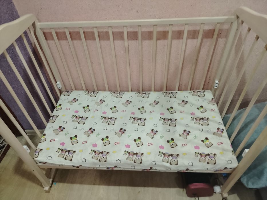 Продам манеж б/у