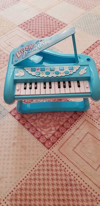 Занимателни играчки ,като нови.