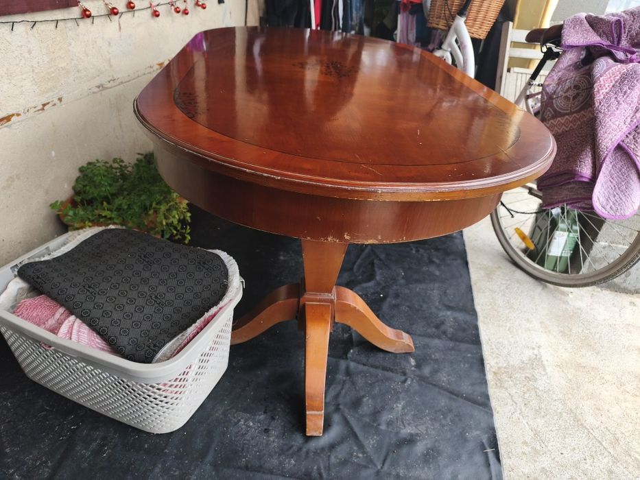 Vând masă lemn masiv