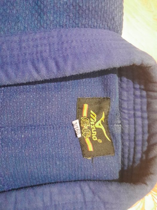 Синее кимоно для дзюдо