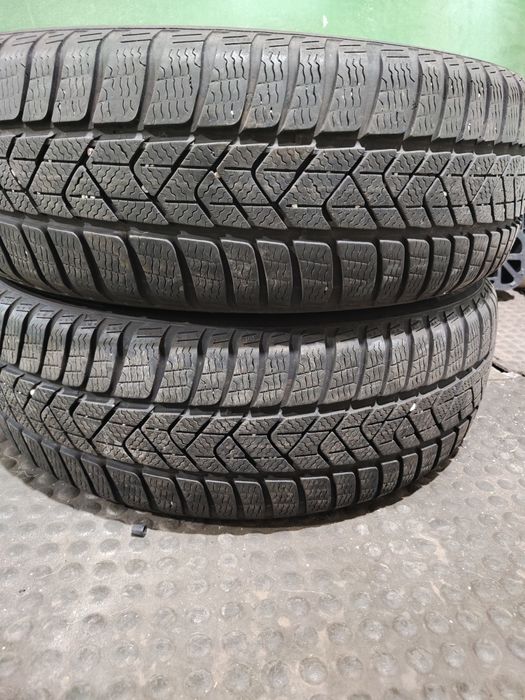 2 бр 205/60/17 Pirelli 21г