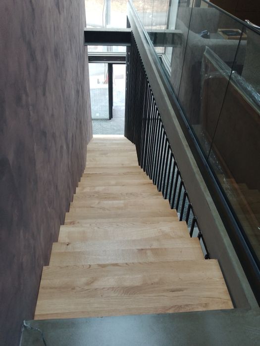 Плотове, стъпала , порти от масив.