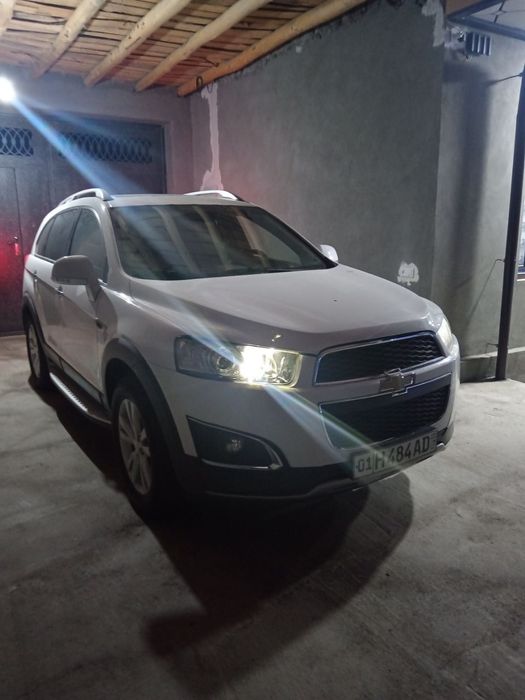 Chevrolet Captiva 3 в отличном состоянии с объёмом двигателя 3.0