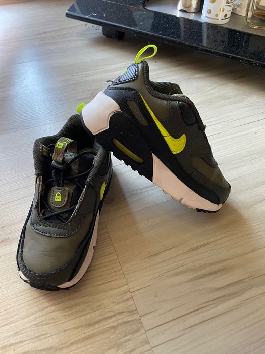 Air max baieti marimea 26