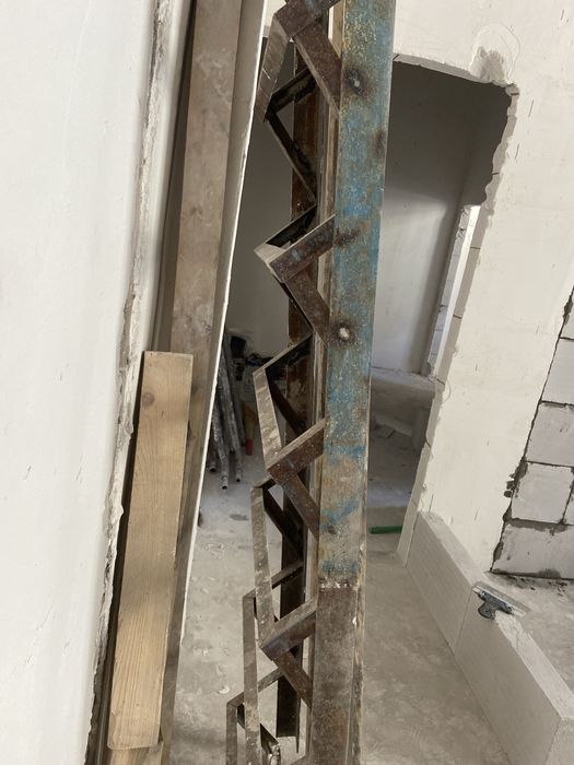 Железная лестница антрисоль