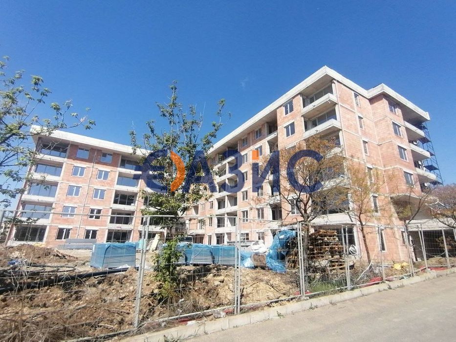 Продава се Двустаен апартамент в Свети Влас - 63 кв.м за 1076 €/кв.м - Снимка #1