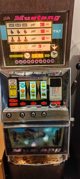 Joc slot machine Bally Mustang