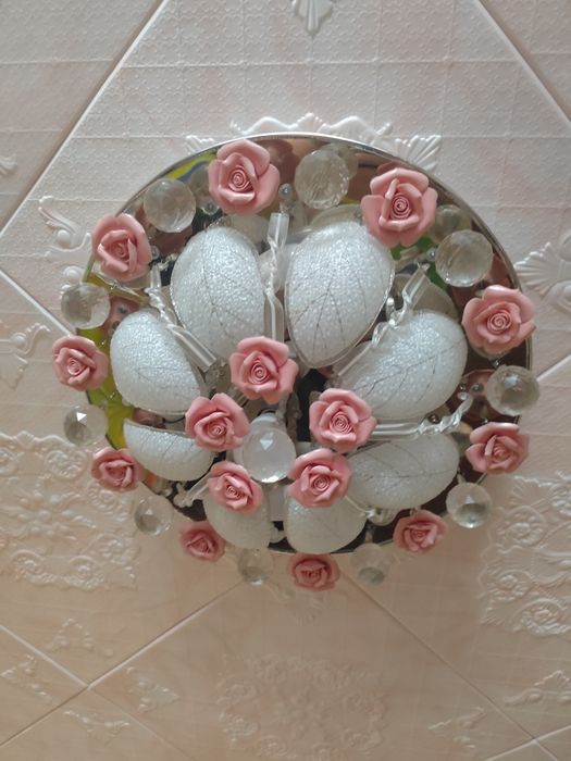 Продам люстры б/у