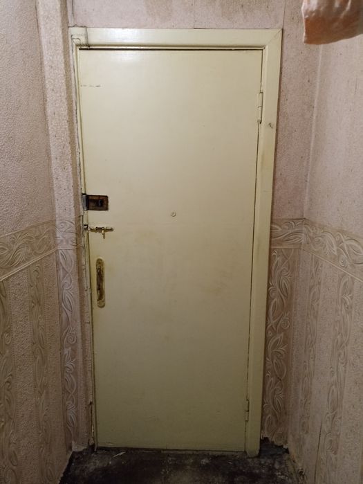 Входная дверь даром
