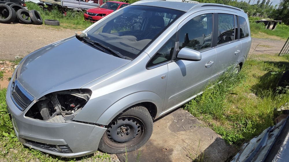 Opel Zafira 2.2i 2006 На части