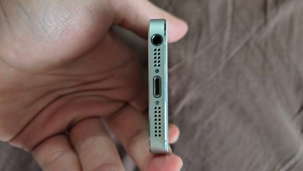 iPhone 5s (16GB) – Silver | Нова батерия (100%) | Работещ Touch ID