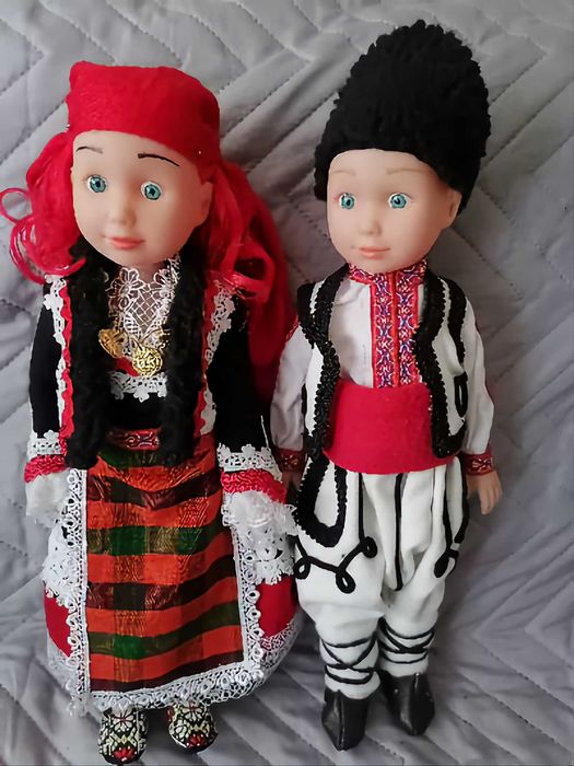 Кукли с народна носия