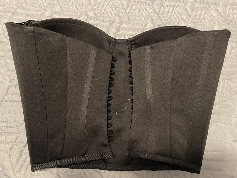 Corset cu mânecuțe detașabile