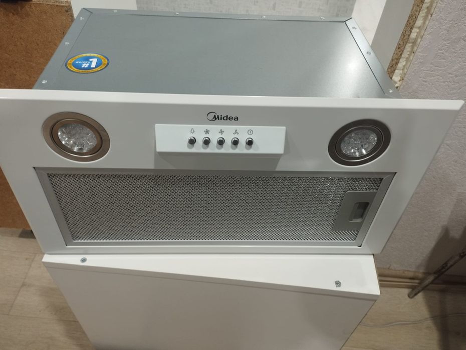 Продам вытяжку новая