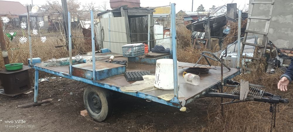 Прицеп под пасеку под 12 уликов срочно очень хороший торг