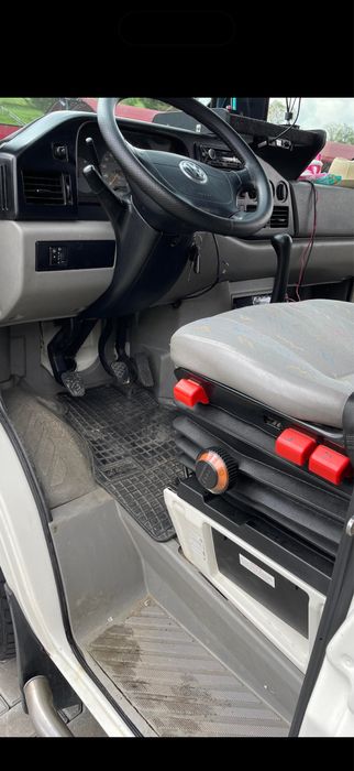 Vand lt 35 2006 dau si la schimb cu masini mici