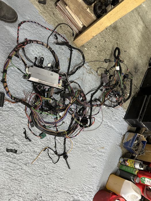 Instalatie electrica harman kardon combox bmw f10