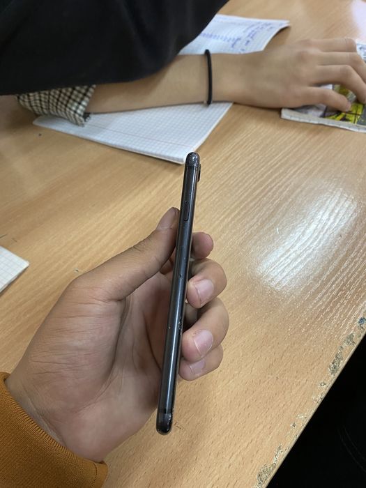 Айфон se2 (2020)