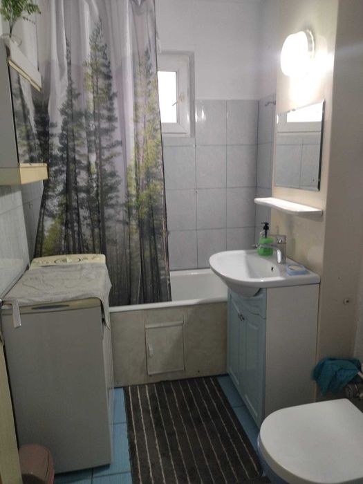 Inchiriez Apartament 2 camere, etaj 2, balcon închis