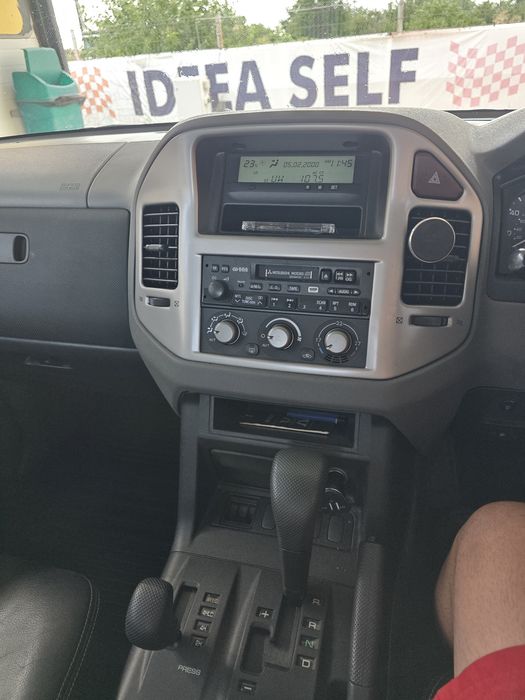Vând Mitsubishi Shogun  An 2004 3 uși, motor 3.2 diesel, tracțiune 4x4, volan pe dreapta. AC Funcțional  Acte Valabile pana in 2027
